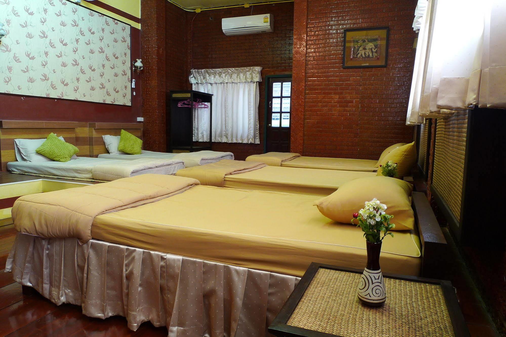 Baan Kaewta Hotel Chiang Mai Bagian luar foto